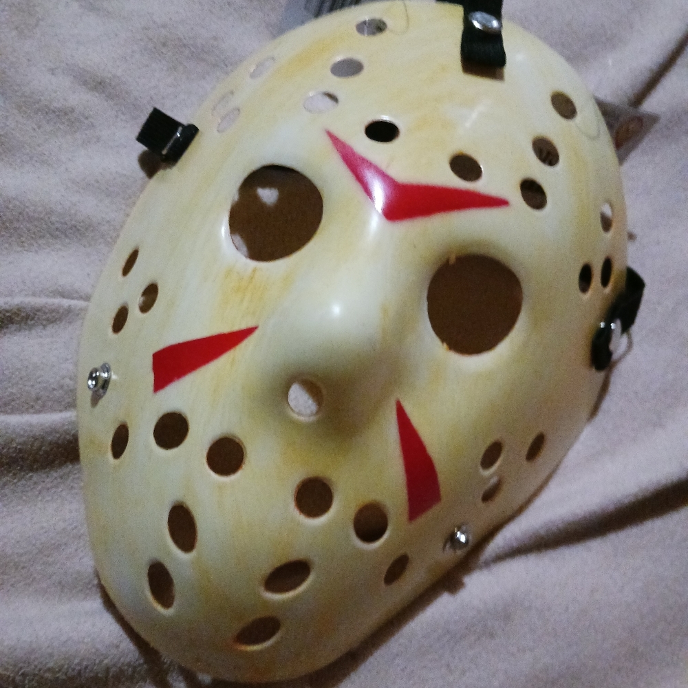 Hockey Jason Mask For kids 7 up to Adults can wear it .where is Jason
